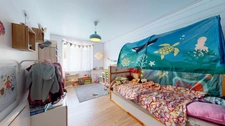 MAISON EN PIERRE PLAIN-PIED 4 CHAMBRES + BUREAU + DEPENDANCES + JARDIN