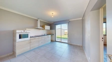 MAISON DE PLAIN-PIED DE 140 m² + GRAND GARAGE ET JARDIN