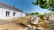 MAISON 2 CHAMBRES + GRAND TERRAIN + DEPENDANCES EN CAMPAGNE