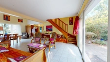 MAISON PLAIN-PIED 3 CHAMBRES + BUREAU + MEZZANINE+ GARAGE + BEAU TERRAIN