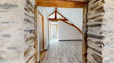 MAISON EN PIERRE QUATRE CHAMBRES + GARAGE + JARDIN