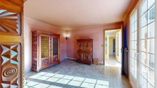 MAISON 5 CHAMBRES + BUREAU + SALLE DE JEUX + JARDIN