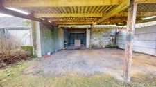 Maison en pierre à finir de rénover en campagne