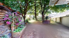 MAISON EN PIERRE A RENOVER AVEC GRAND JARDIN