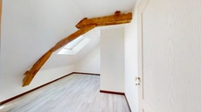 MAISON EN PIERRE QUATRE CHAMBRES + GARAGE + JARDIN