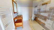 MAISON EN BOIS + JARDIN + GARAGE + CAVE