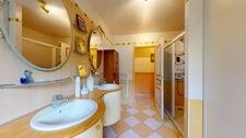MAISON PLAIN-PIED 3 CHAMBRES + BUREAU + MEZZANINE+ GARAGE + BEAU TERRAIN