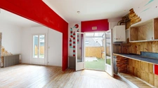 LOCAL COMMERCIAL 210 m2 + APPARTEMENT 70 m² T3 AVEC TERRASSE
