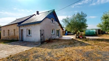 MAISON EN PIERRE QUATRE CHAMBRES + GARAGE + JARDIN