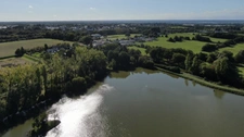 MAISON DE PLAIN-PIED DE 140 m² + GRAND GARAGE ET JARDIN
