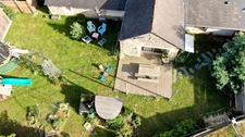 MAISON EN PIERRE PLAIN-PIED 4 CHAMBRES + BUREAU + DEPENDANCES + JARDIN