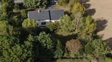 MAISON PLAIN-PIED 3 CHAMBRES + BUREAU + MEZZANINE+ GARAGE + BEAU TERRAIN