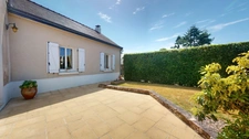 MAISON 4 CHAMBRES AVEC UN BEAU TERRAIN CLOS