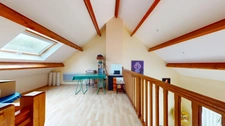 MAISON PLAIN-PIED 3 CHAMBRES + BUREAU + MEZZANINE+ GARAGE + BEAU TERRAIN