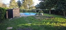 Villa T4 de 93 m2 avec annexes et piscine sur 2229 m2 de terrain.