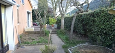 Villa T4 de 93 m2 avec annexes et piscine sur 2229 m2 de terrain.