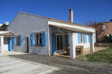 Ensemble immobilier T13 de 368 m2 sur 1414 m2 de terrain avec piscine et garages