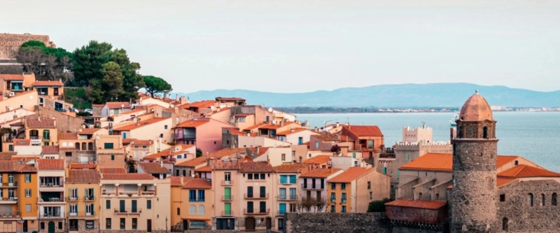 Local commercial 4 pièces 180 m² · à Roquebrune Cap Martin · 180 m² · 749 000 €