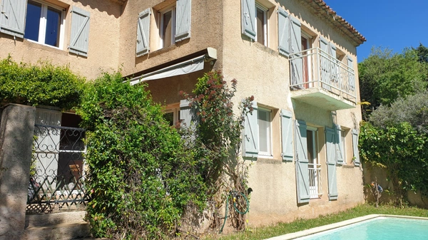 Belle villa T5 avec piscine et garage