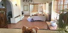 Ensemble immobilier T13 de 368 m2 sur 1414 m2 de terrain avec piscine et garages