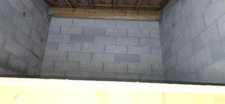 Box fermé de 12 m2 avec mezzanine.