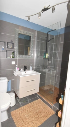 ST RESTITUT, rare, maison contemporaine de 193 m² hab plus garage et piscine 10X5 sur 2000 m boisés de chênes au calme 