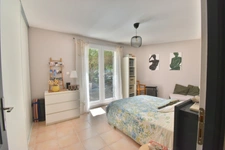 ST RESTITUT, rare, maison contemporaine de 193 m² hab plus garage et piscine 10X5 sur 2000 m boisés de chênes au calme 