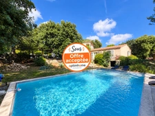 ST RESTITUT, rare, maison contemporaine de 189 m² hab plus garage et piscine 10X5 sur 2000 m boisés de chênes au calme 