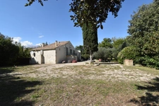 secteur PIERRELATTE, au calme,bâtisse ancienne restaurée avec 230 m de dépendances sur terrain arboré de  5700 m2 paysagé de grands arbres d'ornement et oliviersMaison à vendre 6 pièces DONZE