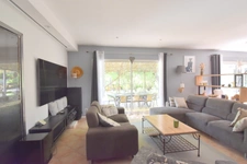 ST RESTITUT, rare, maison contemporaine de 189 m² hab plus garage et piscine 10X5 sur 2000 m boisés de chênes au calme 