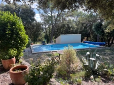 ST RESTITUT, rare, maison contemporaine de 189 m² hab plus garage et piscine 10X5 sur 2000 m boisés de chênes au calme 