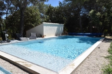 ST RESTITUT, rare, maison contemporaine de 189 m² hab plus garage et piscine 10X5 sur 2000 m boisés de chênes au calme 