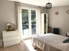 ST RESTITUT, rare, maison contemporaine de 189 m² hab plus garage et piscine 10X5 sur 2000 m boisés de chênes au calme 