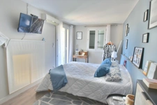ST RESTITUT, rare, maison contemporaine de 193 m² hab plus garage et piscine 10X5 sur 2000 m boisés de chênes au calme 