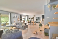 ST RESTITUT, rare, maison contemporaine de 193 m² hab plus garage et piscine 10X5 sur 2000 m boisés de chênes au calme 