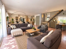 ST RESTITUT, rare, maison contemporaine de 189 m² hab plus garage et piscine 10X5 sur 2000 m boisés de chênes au calme 