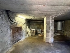 SAINT PAUL TROIS CHATEAUX (26), maison anc de caractère à  rénover proche du centre avec dépendances et jardinet clos