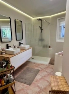 ST RESTITUT, rare, maison contemporaine de 189 m² hab plus garage et piscine 10X5 sur 2000 m boisés de chênes au calme 