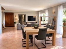 ST RESTITUT, rare, maison contemporaine de 189 m² hab plus garage et piscine 10X5 sur 2000 m boisés de chênes au calme 