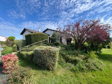 CHANTEHEUX PAVILON SUR SOUS SOL . 5 CHAMBRES. 1300 M² DE TERRAIN.