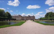 APPARTEMENT BOURGEOIS AVEC VUE DIRECT SUR LE CHATEAU !!!