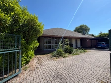 PLAIN-PIED DE 284M² DE SURFACE HABITABLE