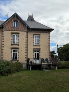 LUNÉVILLE – RARE ! Élégant hôtel particulier des années 1900 – 160 m² – 5 chambres – Terrain 674 m².