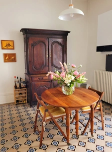 APPARTEMENT  F7 DANS TRES BEL IMMEUBLE BOURGEOIS !!!