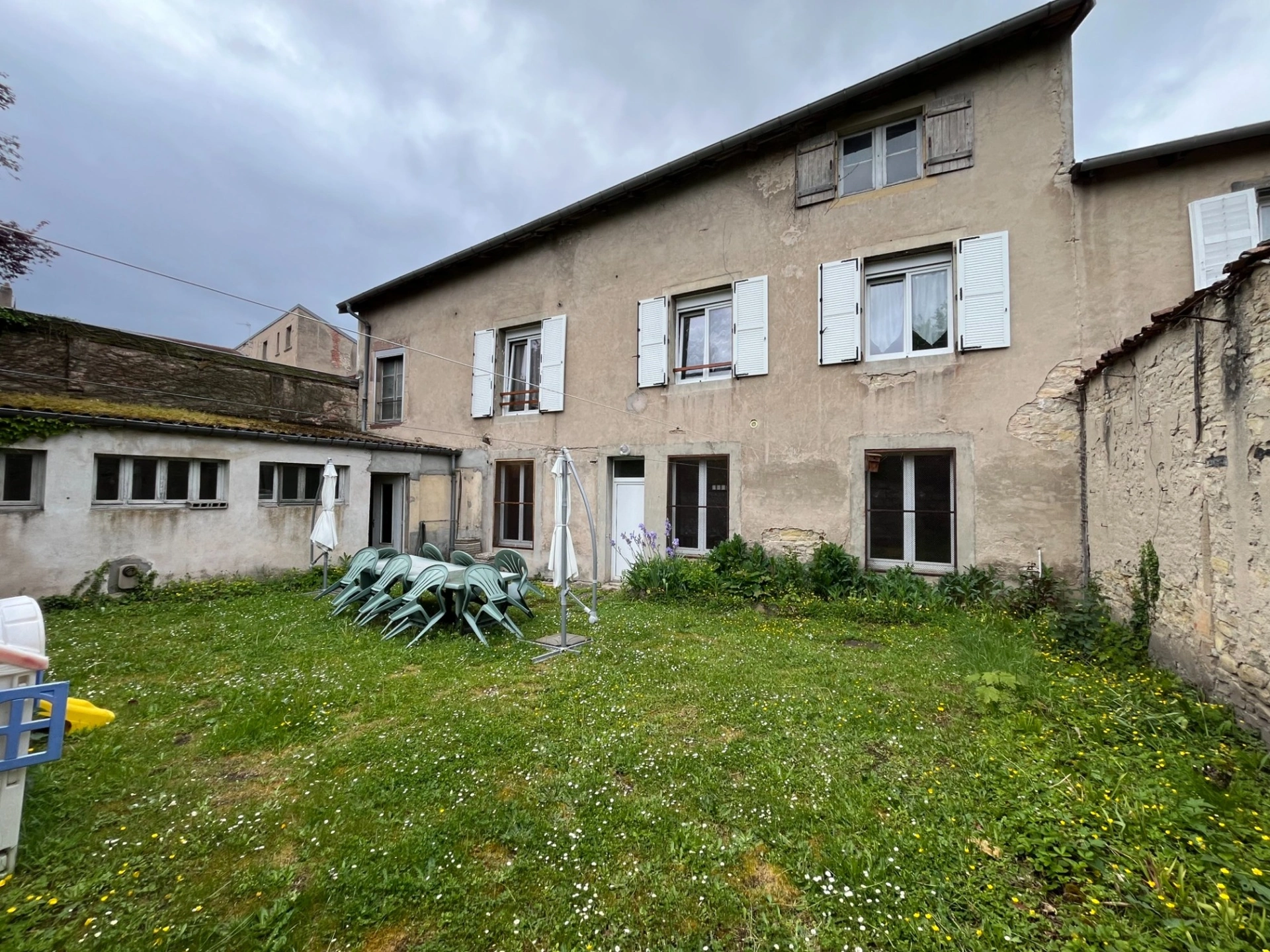 Maison 10 pièces 220 m² · à Luneville · 220 m² · 137 000 €