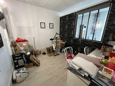 APPARTEMENT F5 DANS PETIT IMMEUBLE BOURGEOIS. 