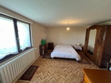CHANTEHEUX PAVILON SUR SOUS SOL . 5 CHAMBRES. 1300 M² DE TERRAIN.