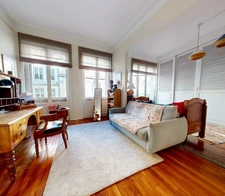 APPARTEMENT  F7 DANS TRES BEL IMMEUBLE BOURGEOIS !!!