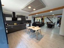 PLAIN-PIED DE 284M² DE SURFACE HABITABLE