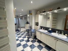 GRAND APPARTEMENT AVEC TRES BELLE VUE!!!